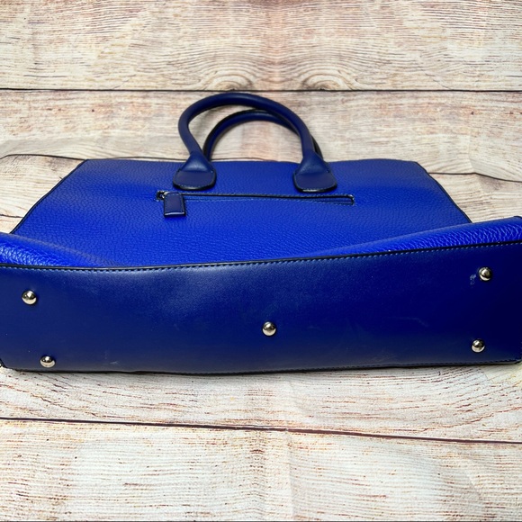 Gorgeous Blue Bag - Picture 4 of 8